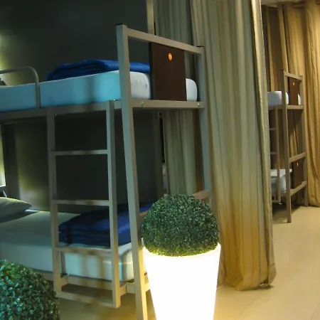 Santo Santiago Hostel *