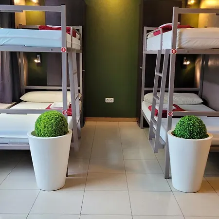 Santo Santiago Hostel *